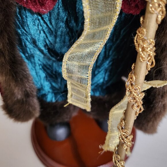 16" Grandeur Noel Santa Claus /Detailed Fabric Collectors Edition/Christmas - Picture 7 of 12